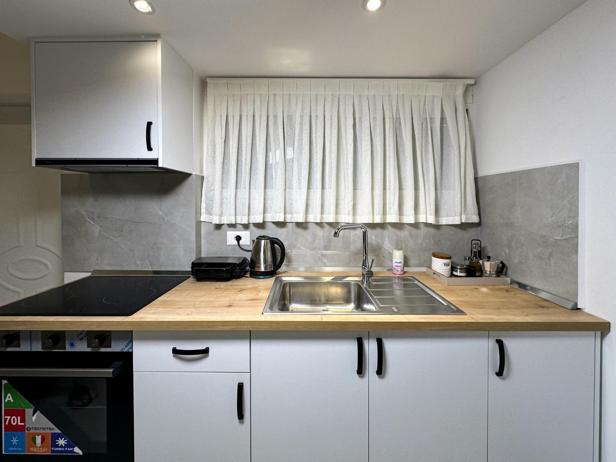 Home Select Tirana 2 חדר תמונה